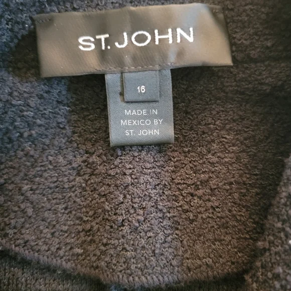 St John Black Boucle' Knit Jacket With Gold Trimmed Buttons Size 16 - Picture 7 of 11